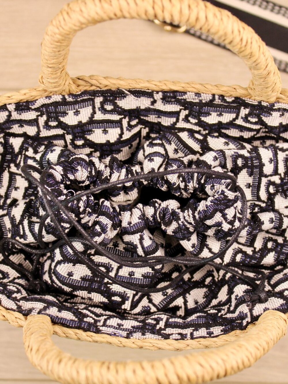 Christian Dior Woven Straw Tote & Crossbody Bag - Picture 6 of 9